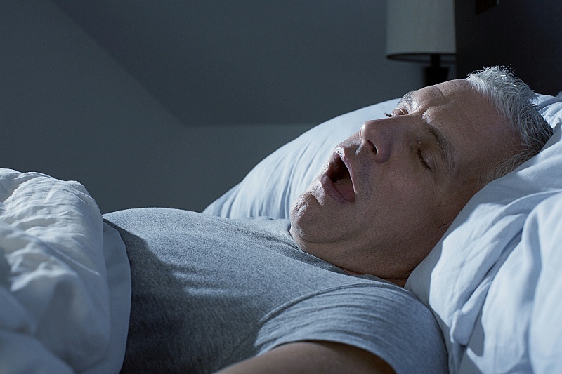 老人（睡眠呼吸暫停）
