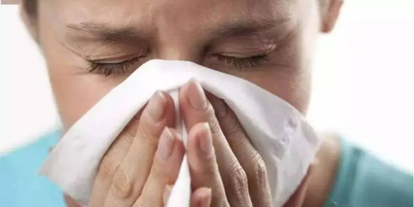警惕！鼻竇炎引發的眶尖綜合征，差點讓他失明！