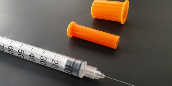 胰島素針頭真的不能重復(fù)用嗎？醫(yī)生：省這一點(diǎn)，可能賠更多